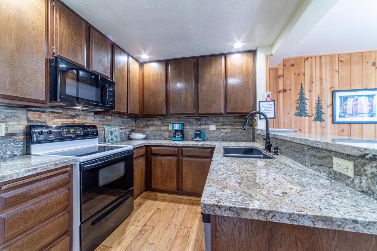 325 - Beautifully upgraded light filled St Moritz Villa view 5