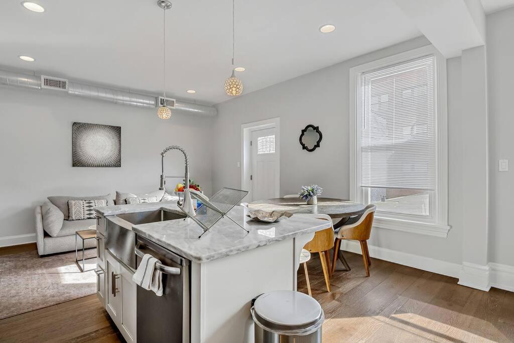 Charming HBG Haven: Cozy 1BR Apt view 3