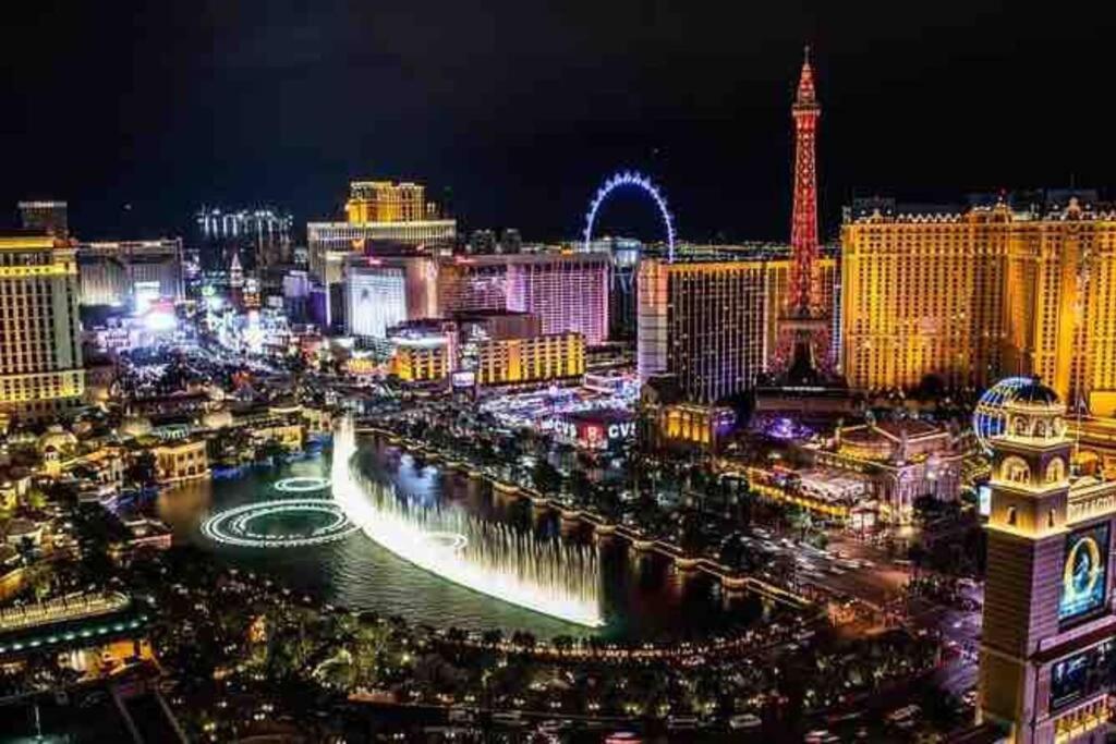 *Free Parking near Strip Cozy 2Br home Side: A view 4