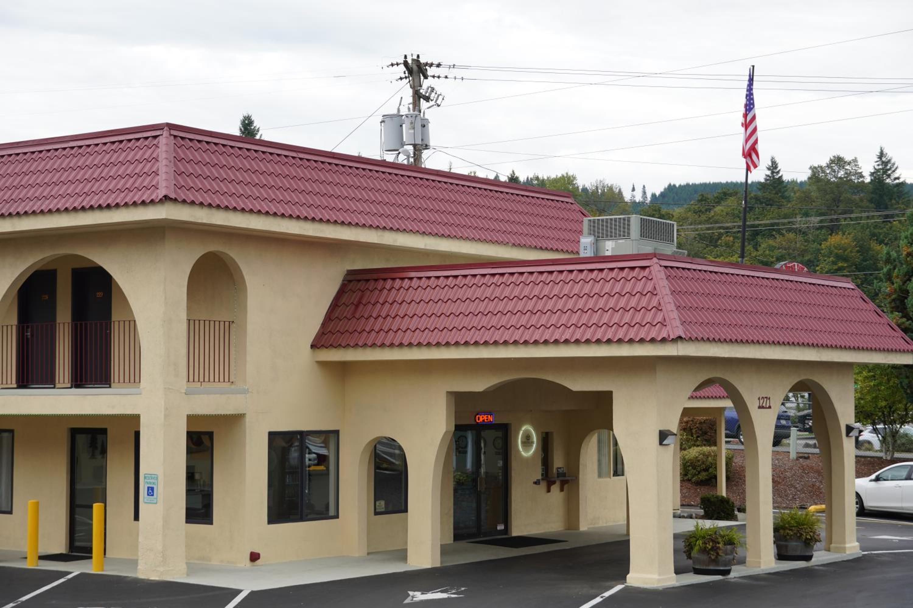Timberland Inn & Suites view 2