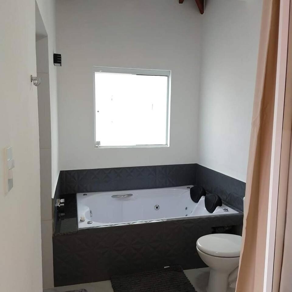 Casa em Ilhabela com piscina