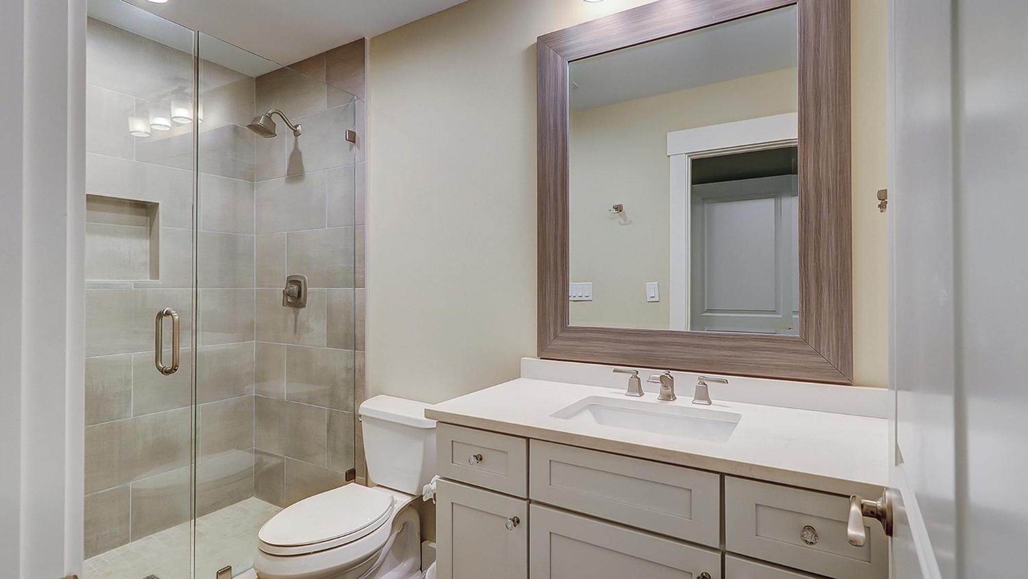 2 BR 25 BA, King, Double, Twin, Sleeper Sofa Bikes & Beach Gear included