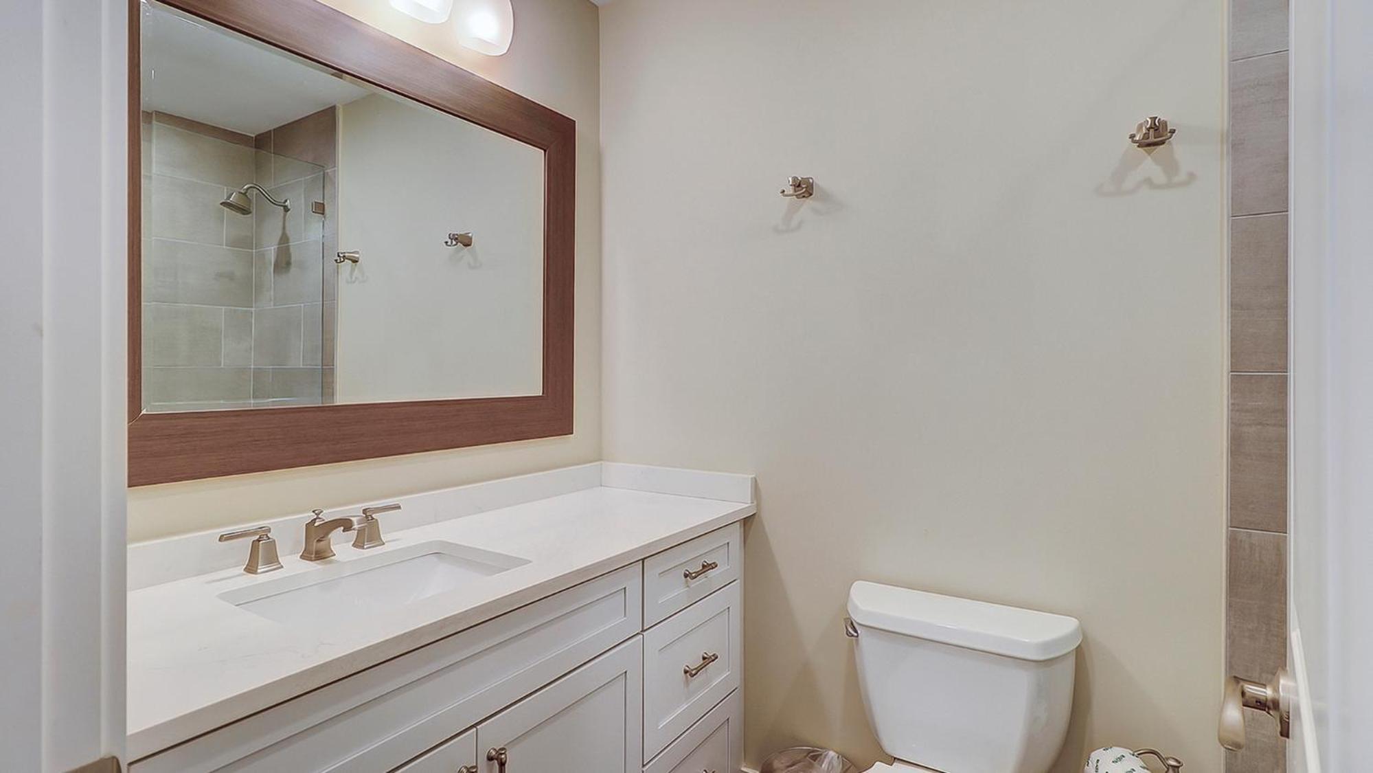 2 BR 25 BA, King, Double, Twin, Sleeper Sofa Bikes & Beach Gear included