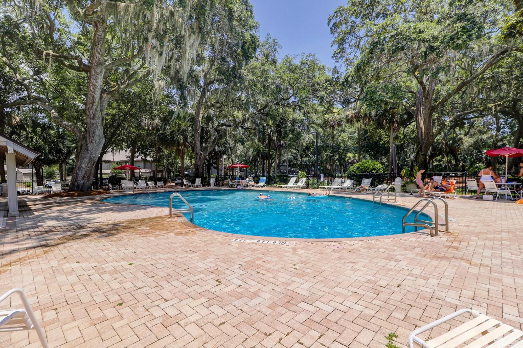 2 BR 25 BA, King, Double, Twin, Sleeper Sofa Bikes & Beach Gear included
