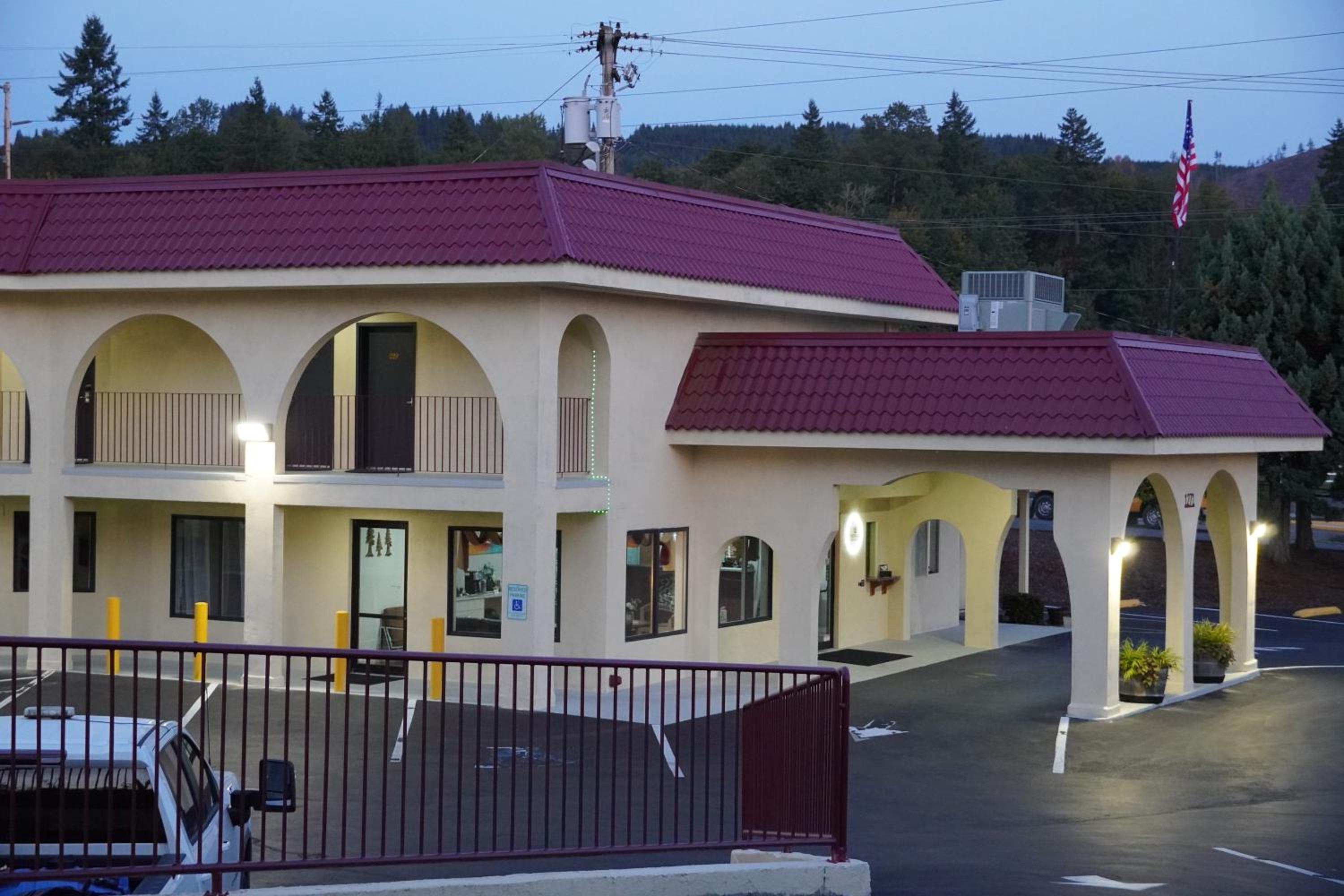Timberland Inn & Suites view 3