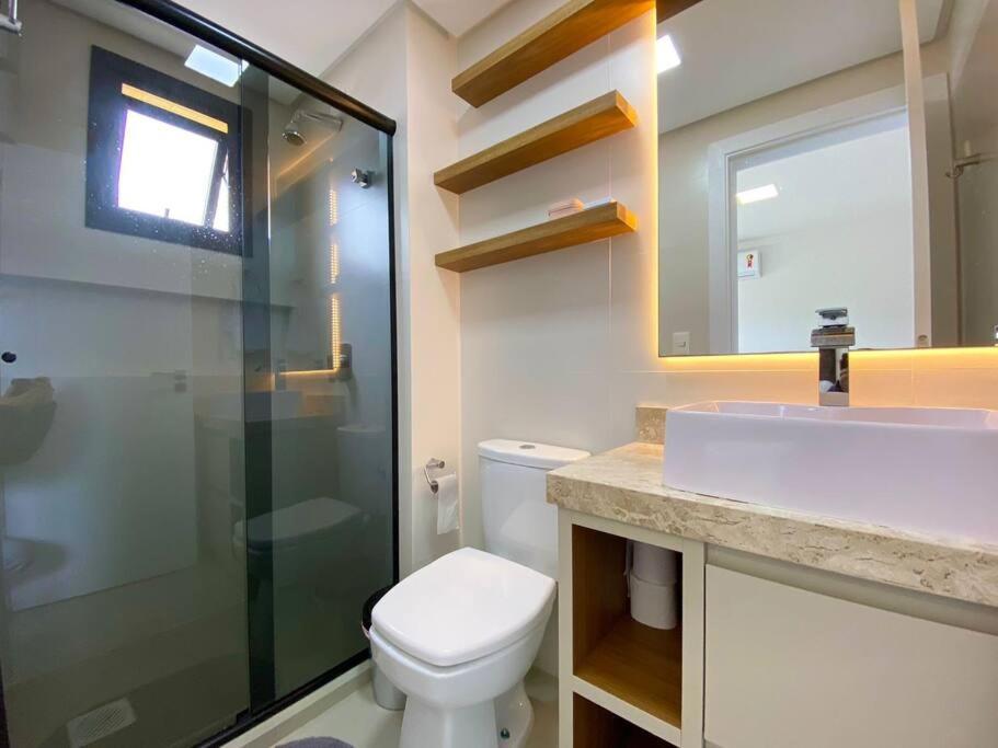 Apto central e próximo à praia