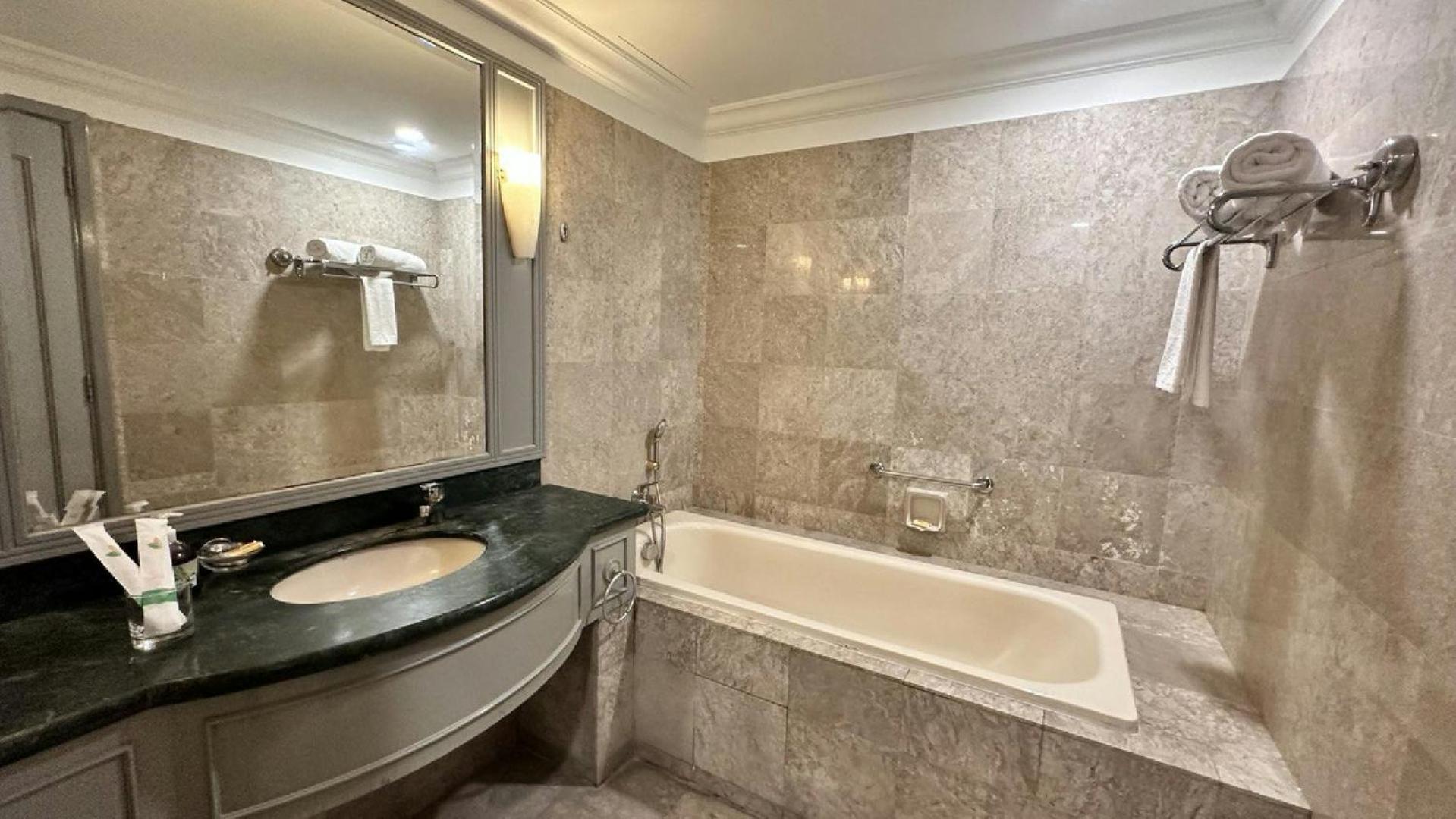 Rihanna service suite at times square