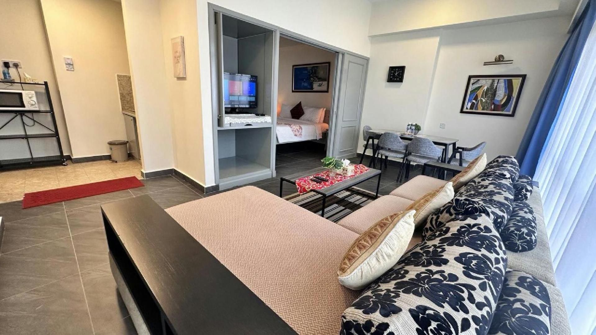 Rihanna service suite at times square