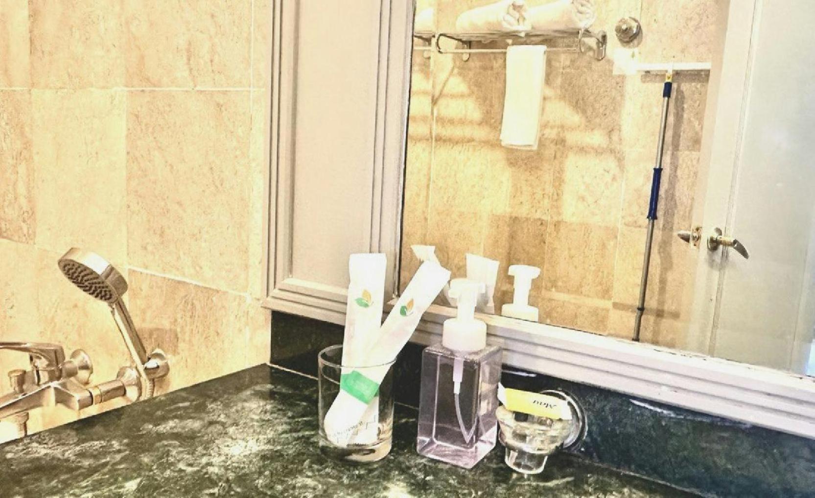 Rihanna service suite at times square