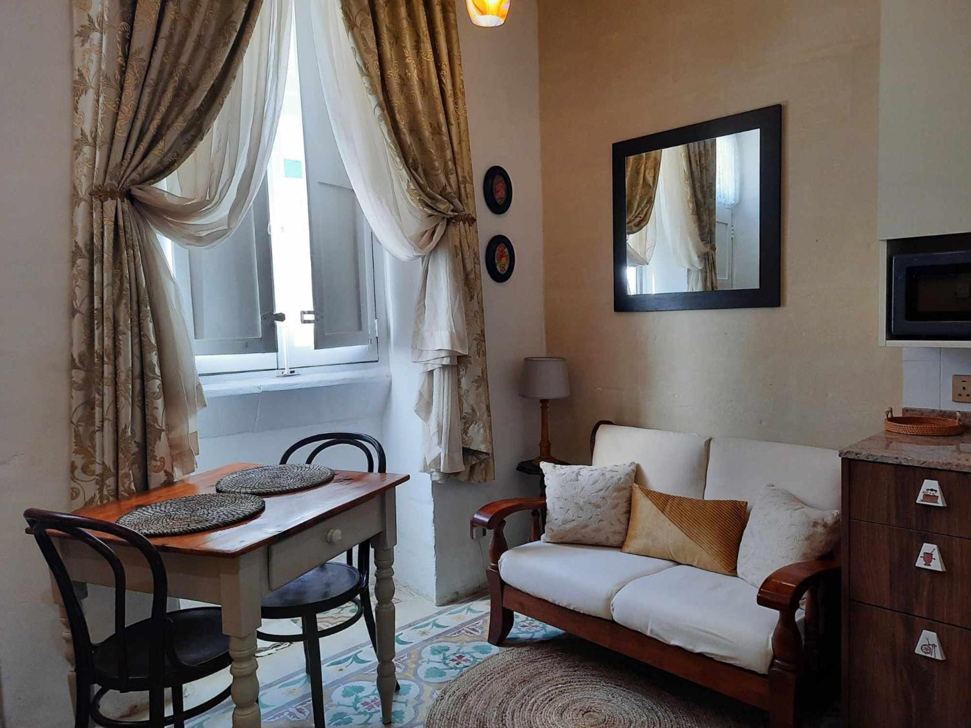 Bizzilla Lodging Suite view 3