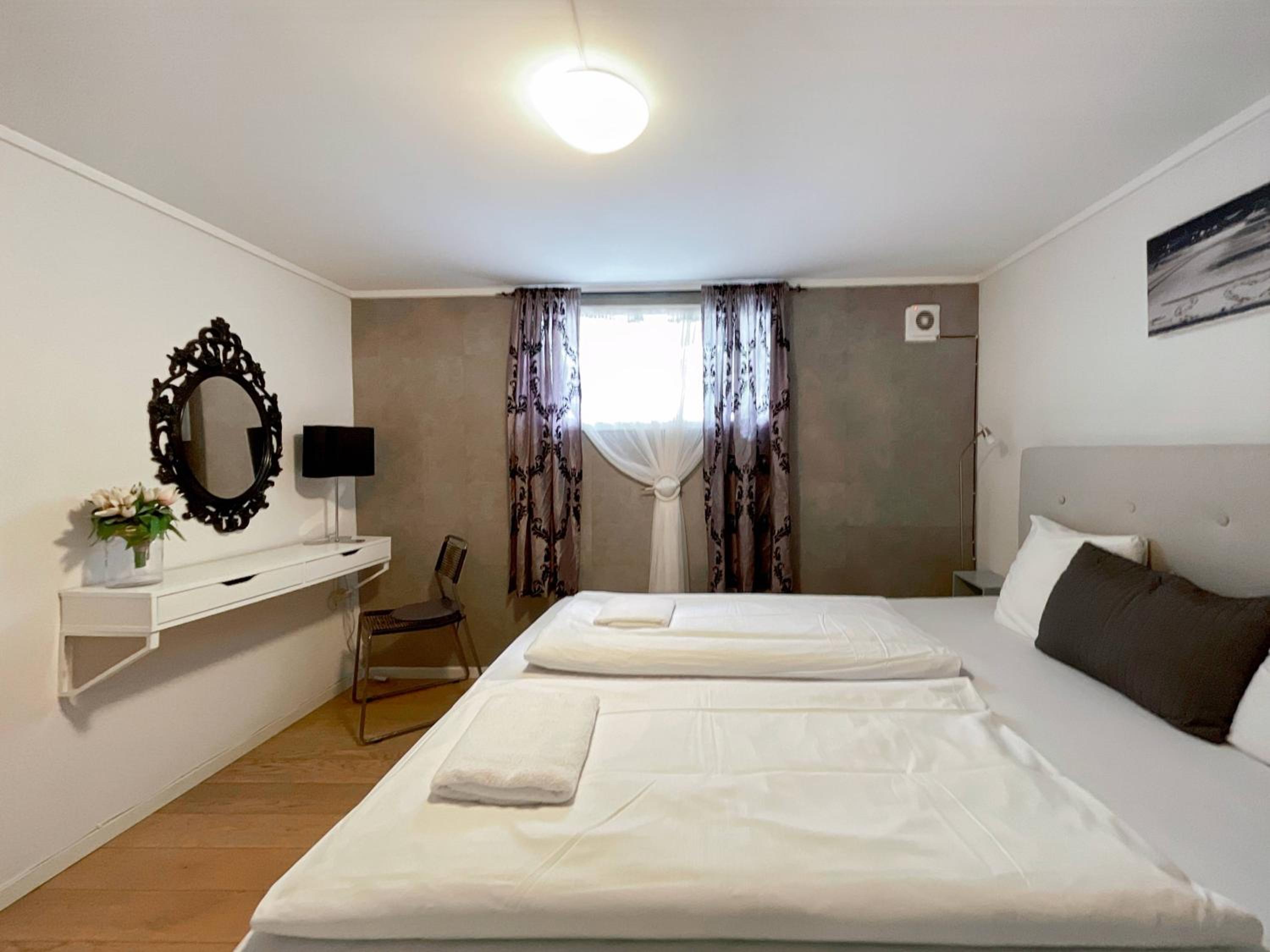 2BR Generouse Living Room IR Sauna 3 min Central Station view 2