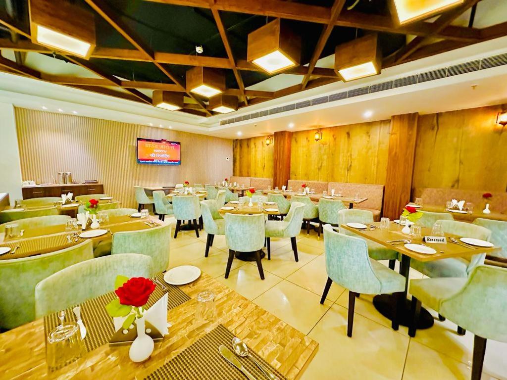 restaurant