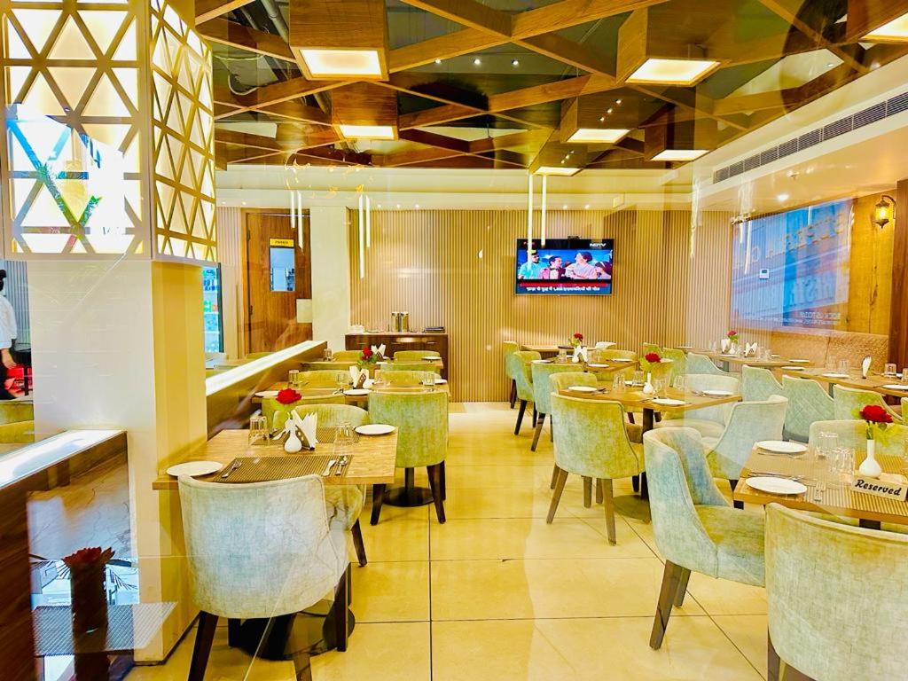 restaurant