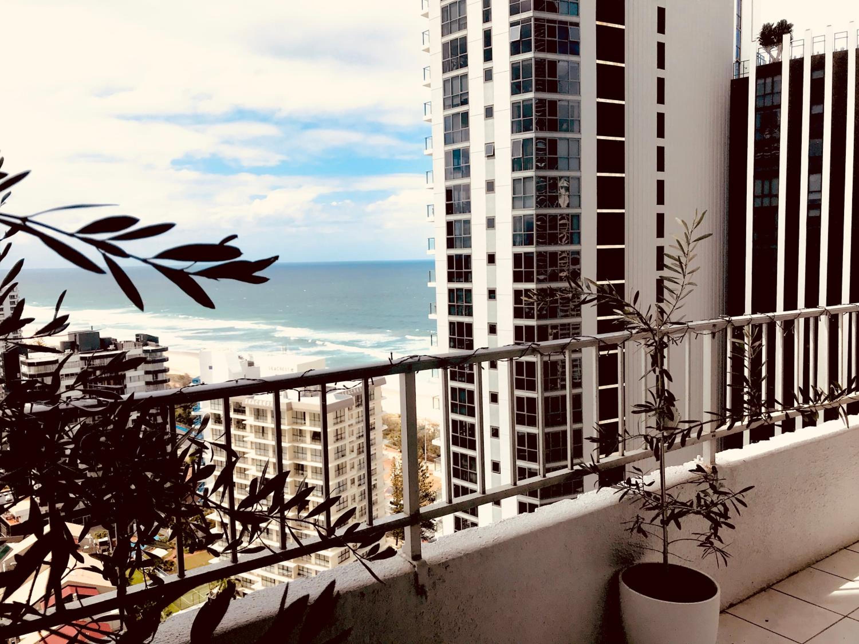 Indi 500 trackside 2 Bed apartment