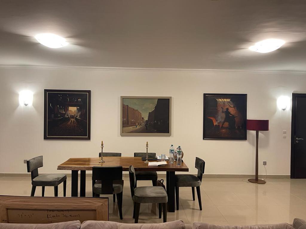 Zenith Apartment