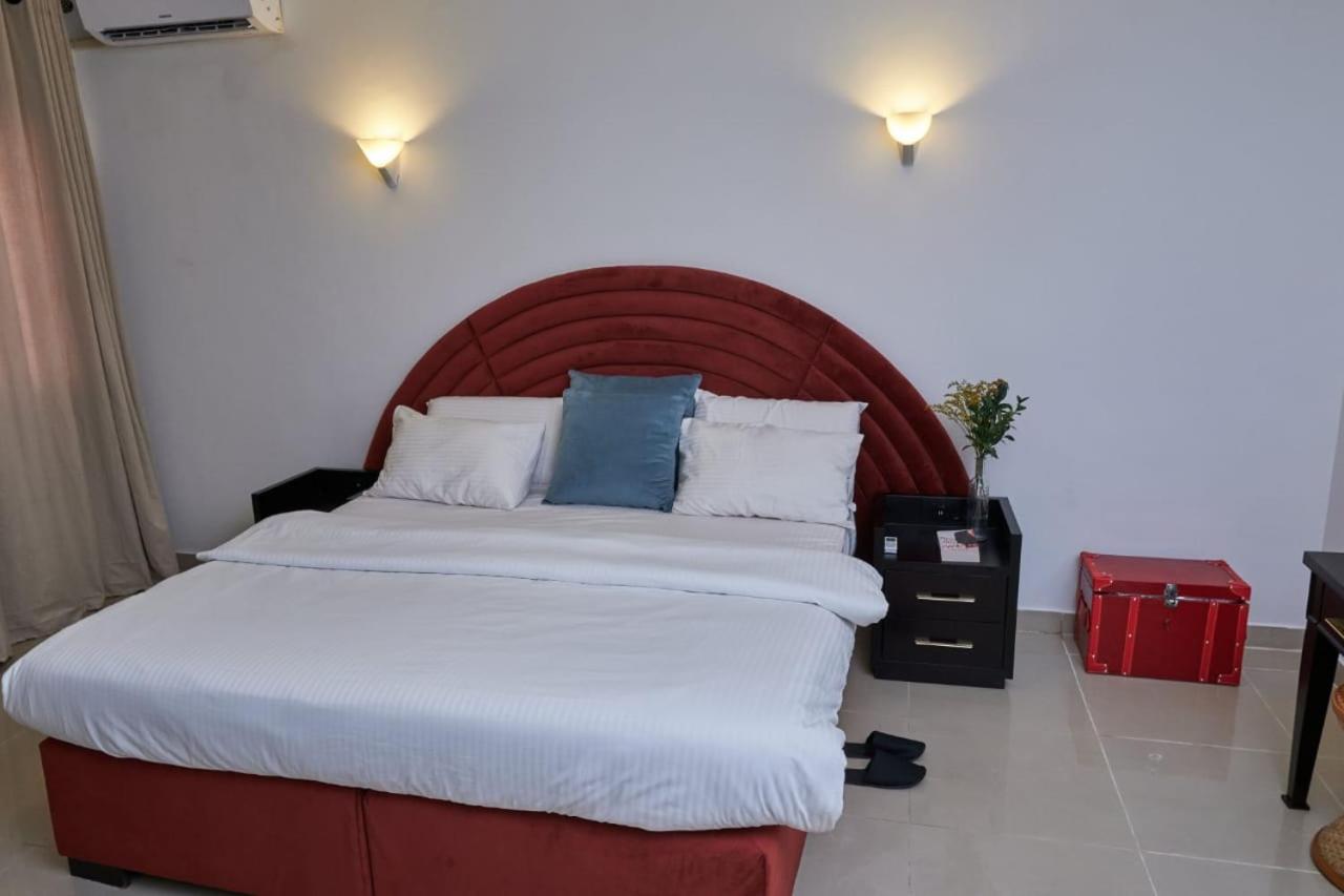 Zenith Apartment