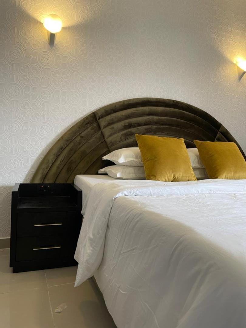 Zenith Apartment