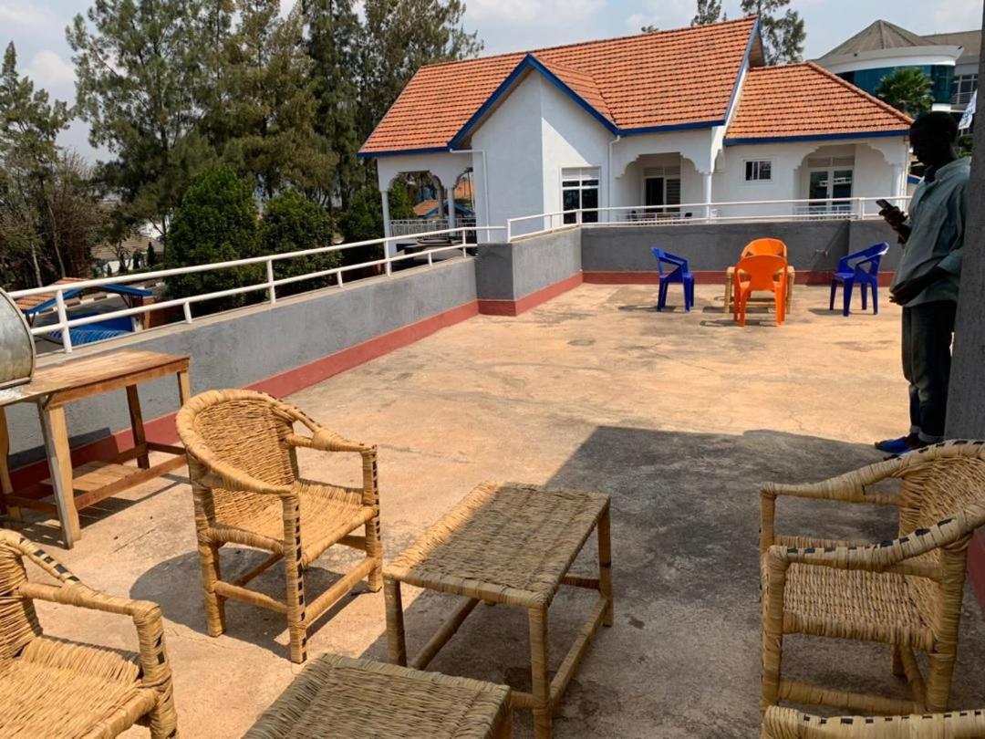 NYARUTARAMA APARTMENTS view 3