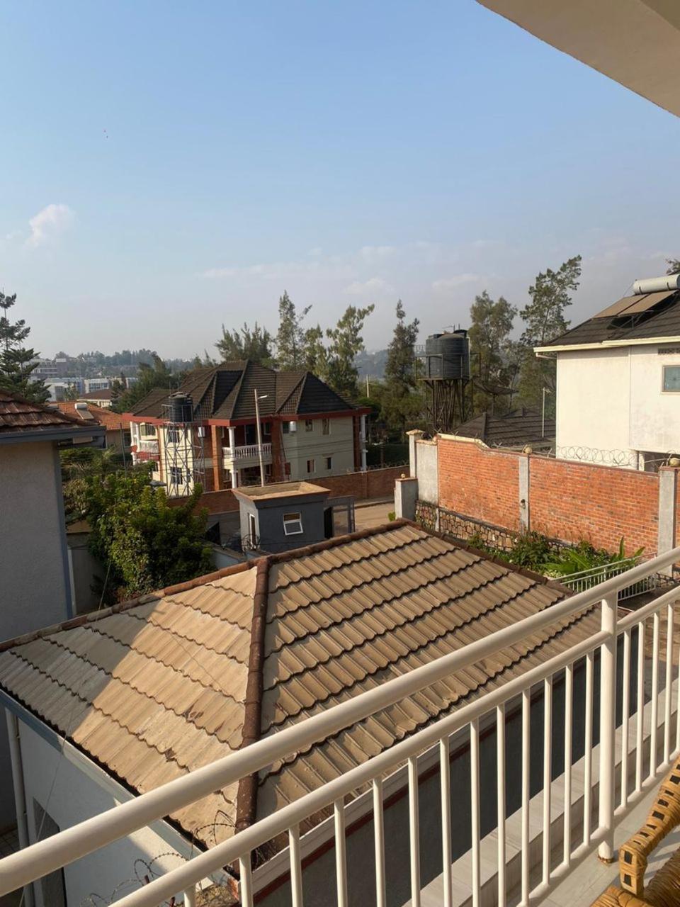 NYARUTARAMA APARTMENTS view 2