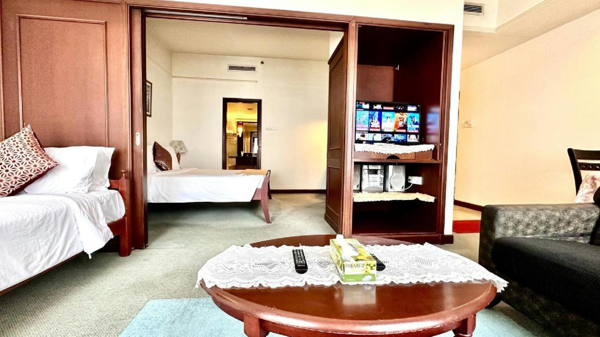 Rihanna service suite at times square