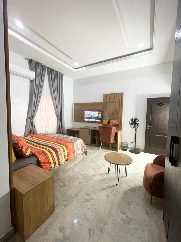 Regal Casero view 3
