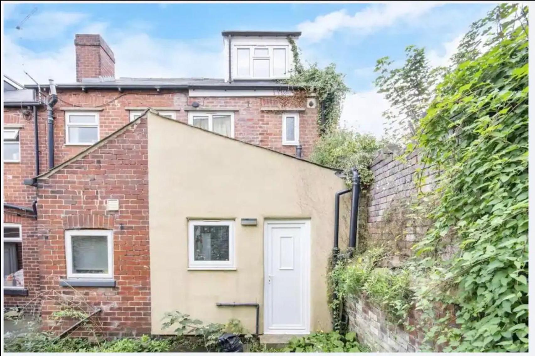 Lovely House by the park. view 4