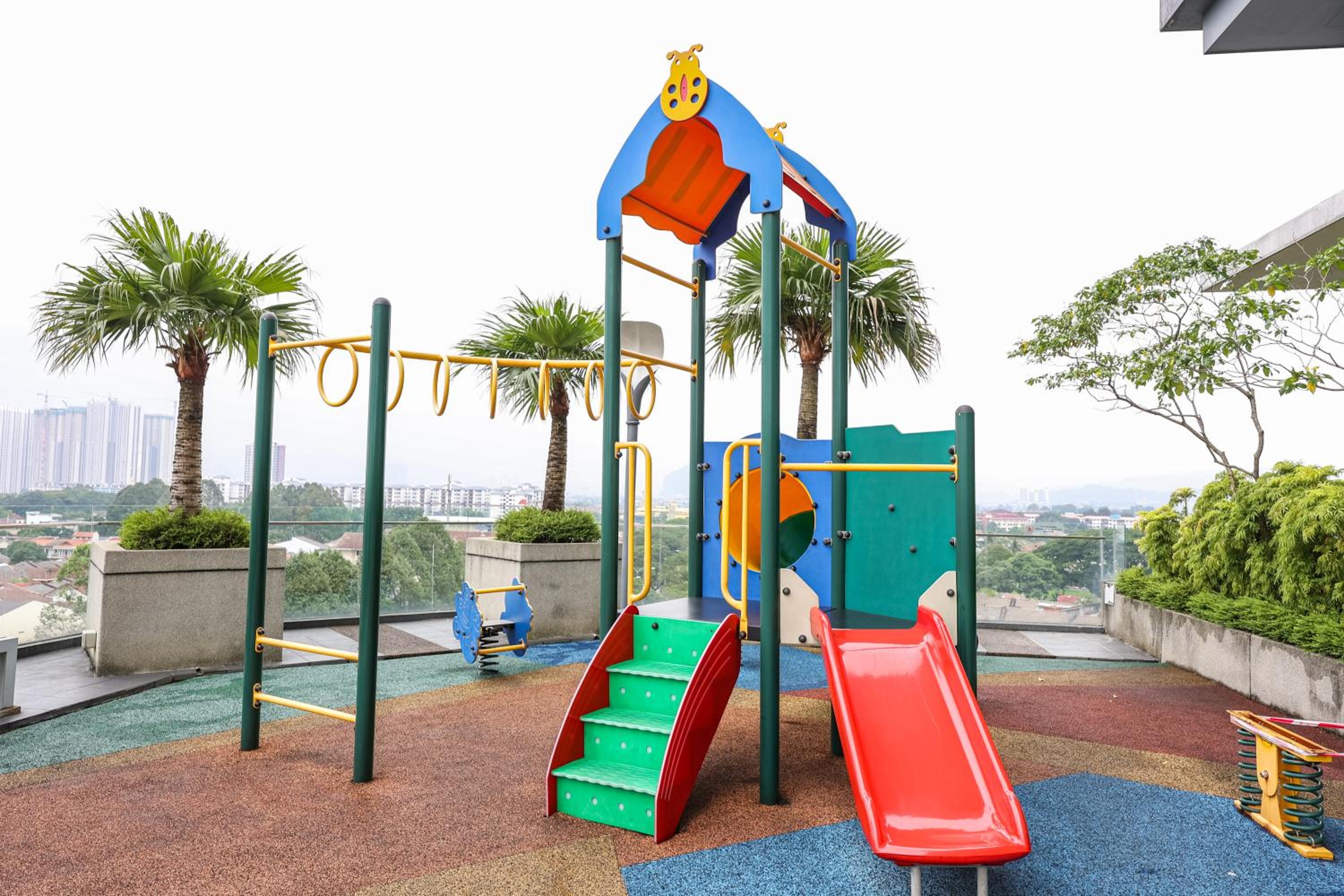 Beautiful 3B2B for 6 pax w Pool - Setapak