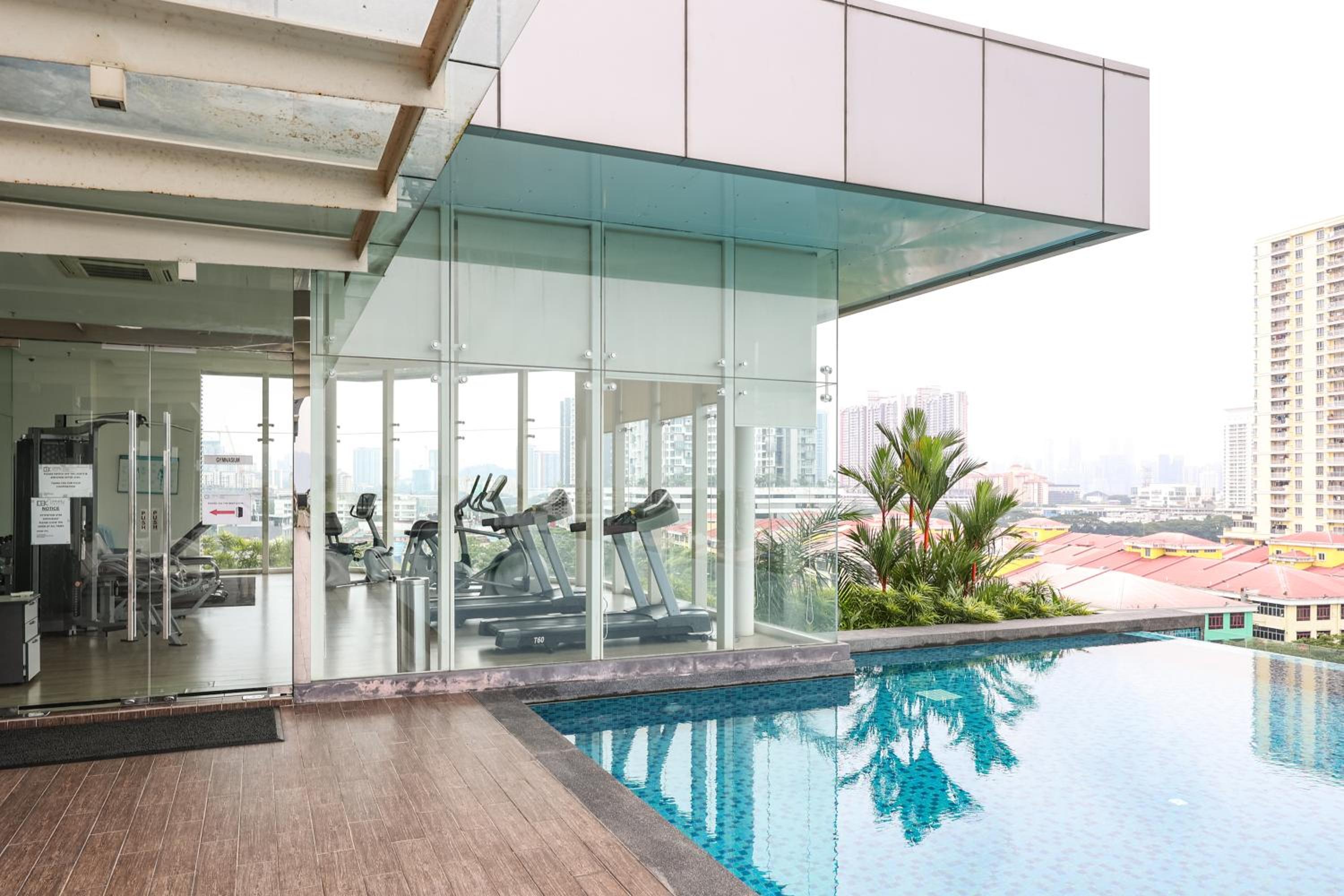 Beautiful 3B2B for 6 pax w Pool - Setapak