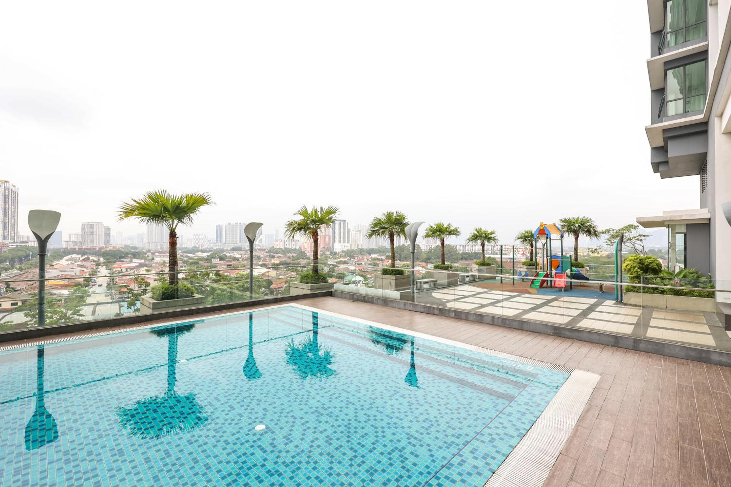 Beautiful 3B2B for 6 pax w Pool - Setapak
