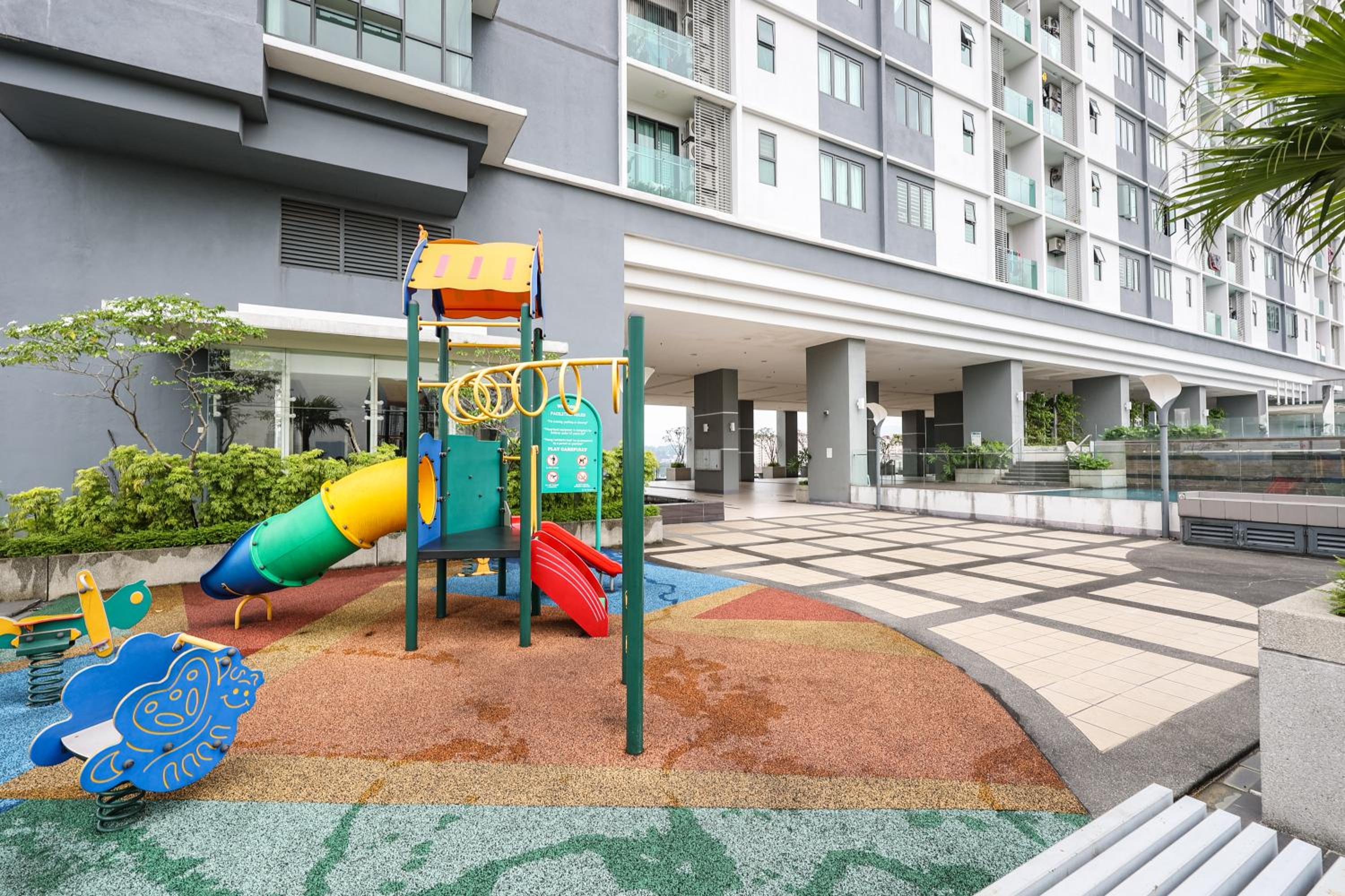 Beautiful 3B2B for 6 pax w Pool - Setapak