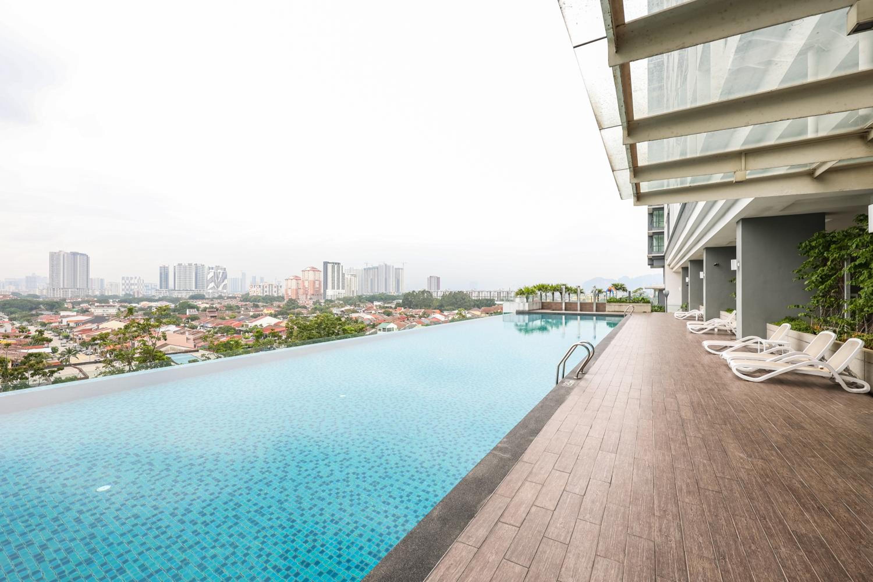 Beautiful 3B2B for 6 pax w Pool - Setapak