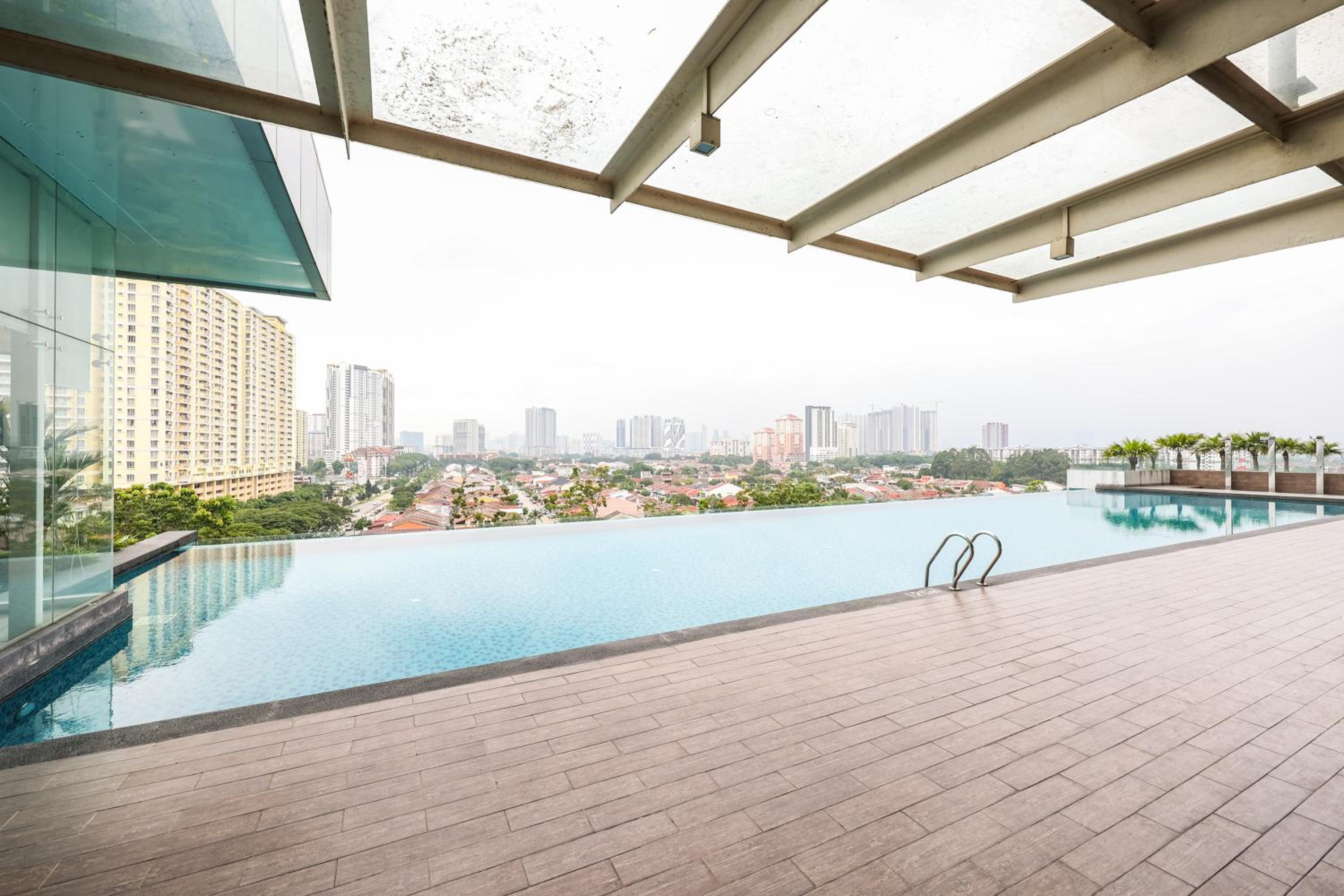 Beautiful 3B2B for 6 pax w Pool - Setapak