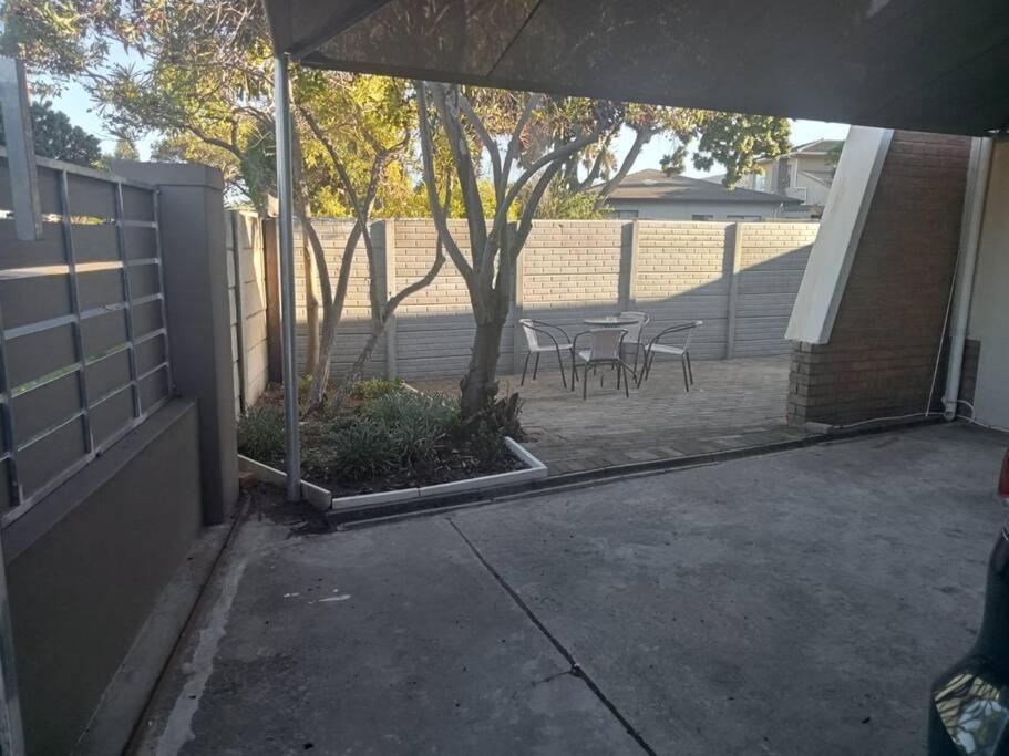 Two bedroom flatlet in Panorama view 5