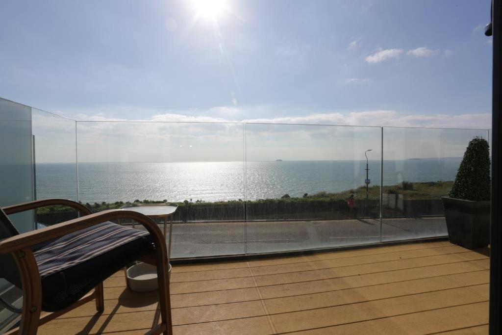 OVERCLIFF by BOURNECOAST - A Beautiful and Modern Holiday Home with SEA VIEWS, a Balcony, Parking and a Garden - HB6314 view 2