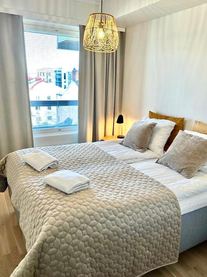 Brandnew Modern Condo with Sauna