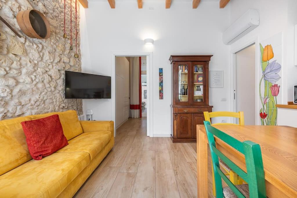 CHARMING HOUSE con doccia sensoriale e cortile interno - CENTRO STORICO