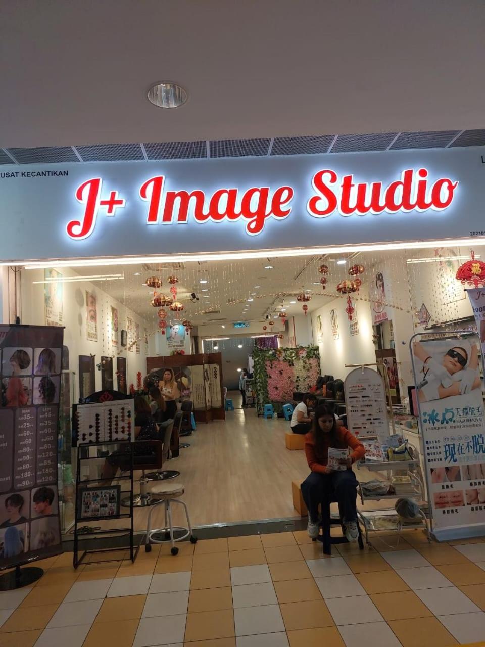 DOUBLE DELUXE APARTMENT AT BERJAYA TIMES SQUARE kL