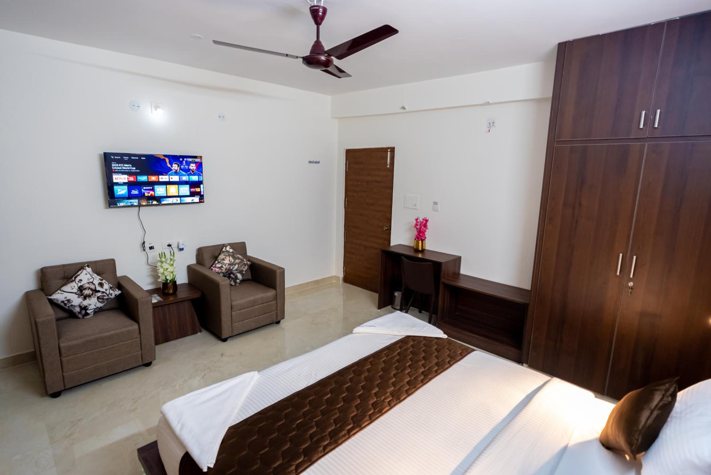 MAHAS Vrindavan by MAHAS Homestays - 3 BHK Flats - Fully Airconditioned view 5