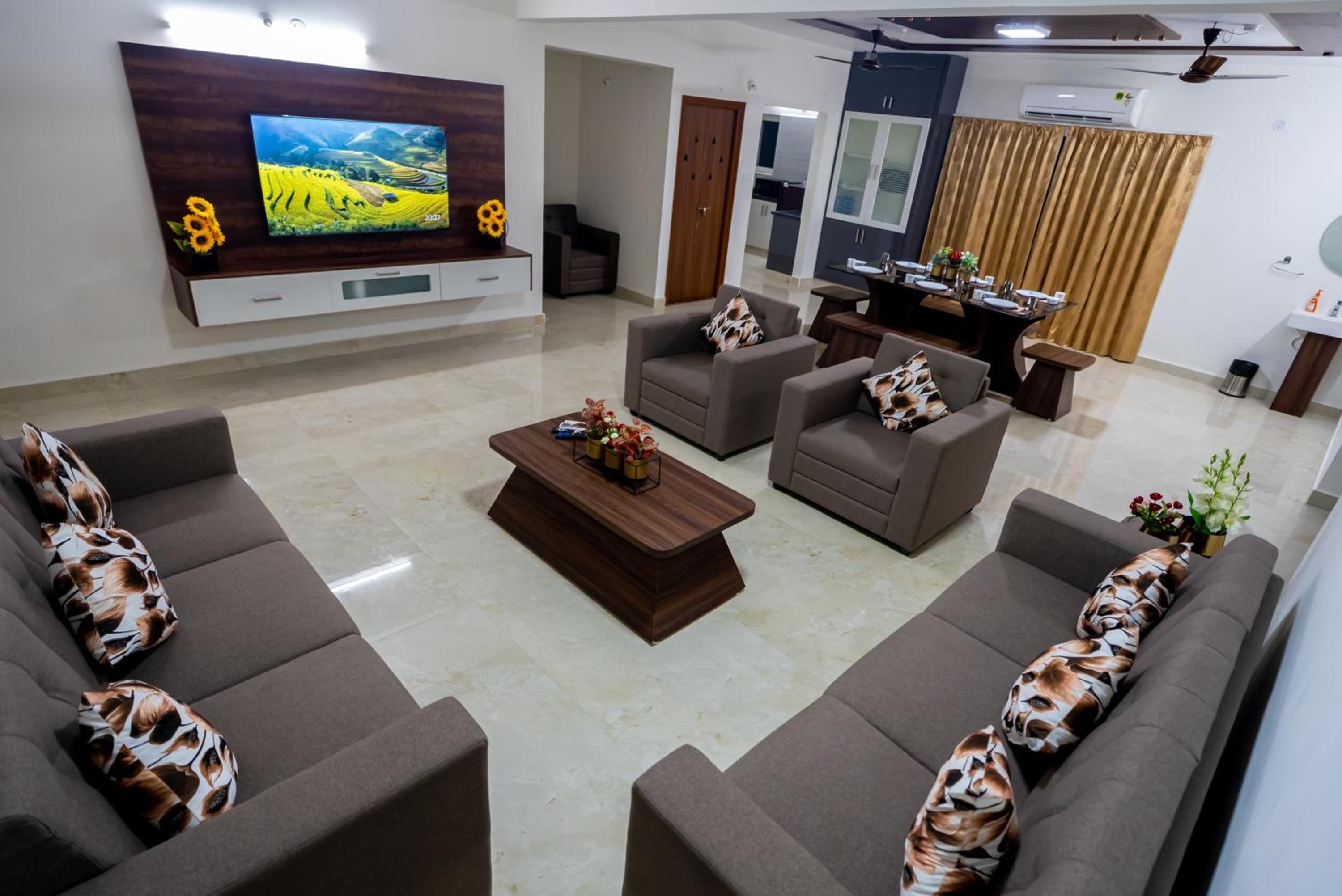 MAHAS Vrindavan by MAHAS Homestays - 3 BHK Flats - Fully Airconditioned view 2
