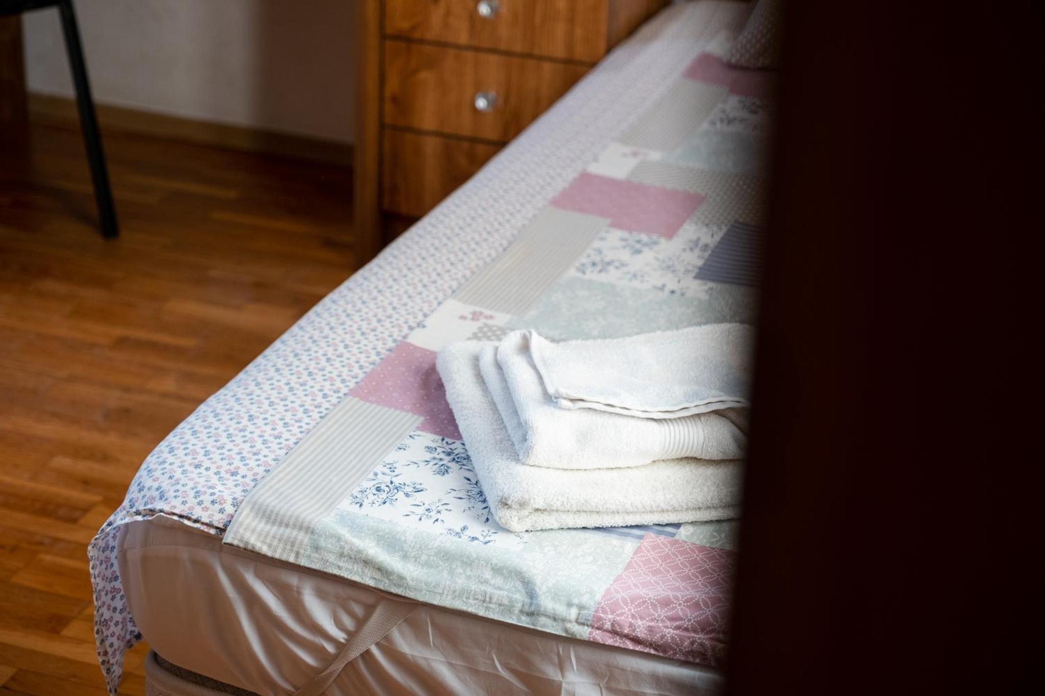 Roman Thermae 2bdrm Sunny Apartment