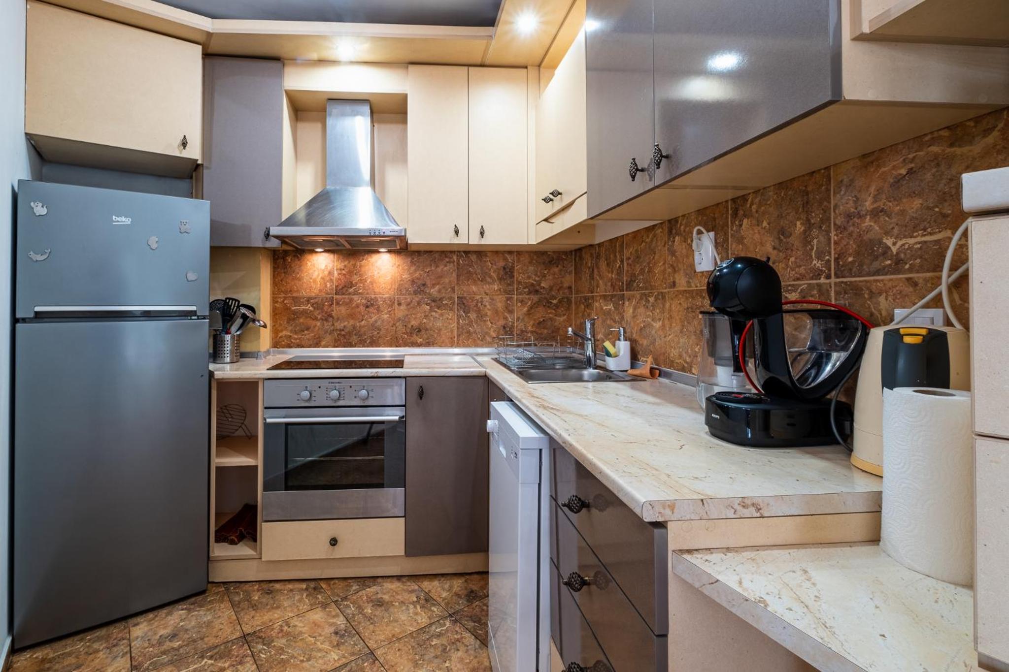Roman Thermae 2bdrm Sunny Apartment