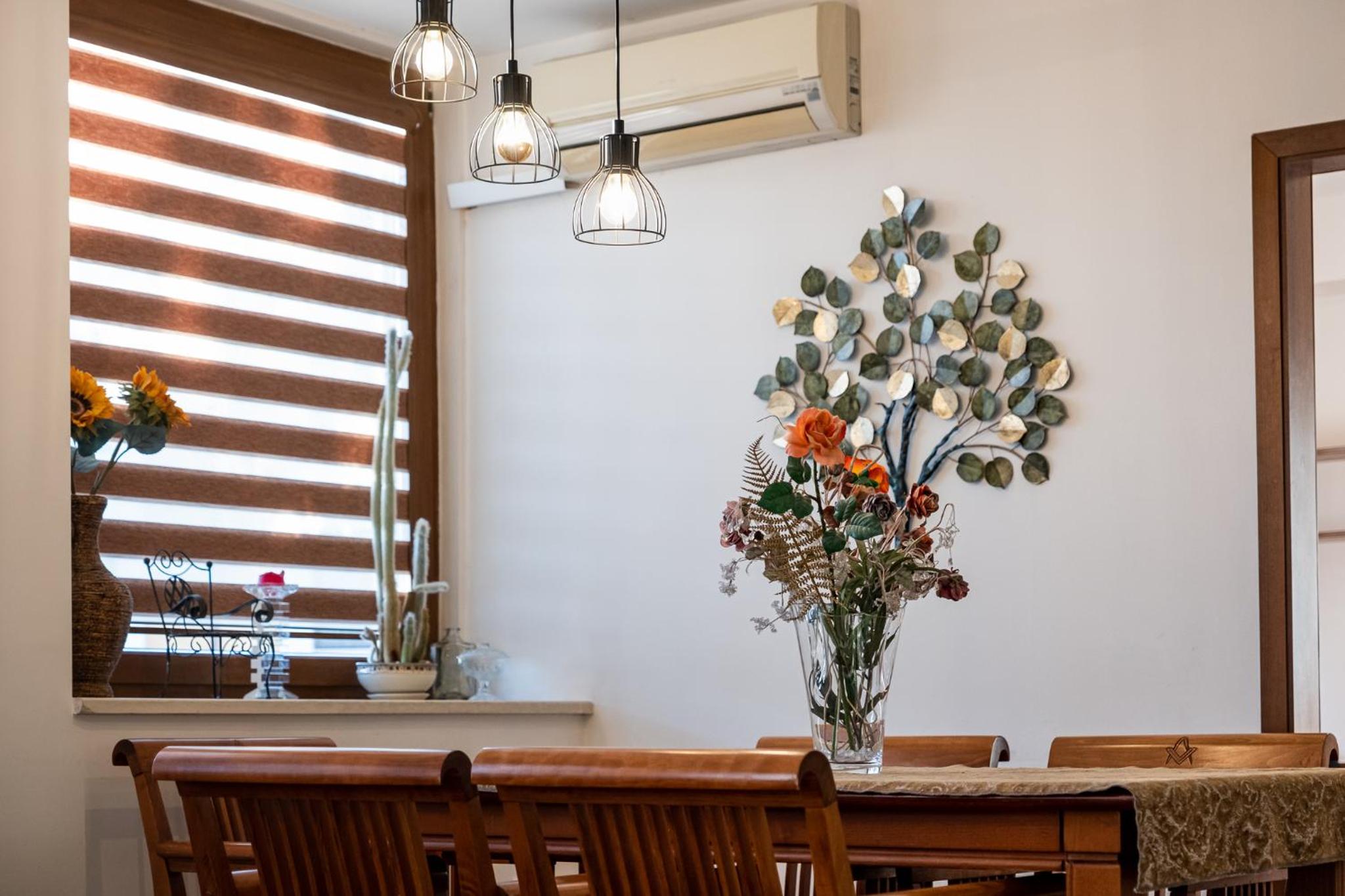 Roman Thermae 2bdrm Sunny Apartment