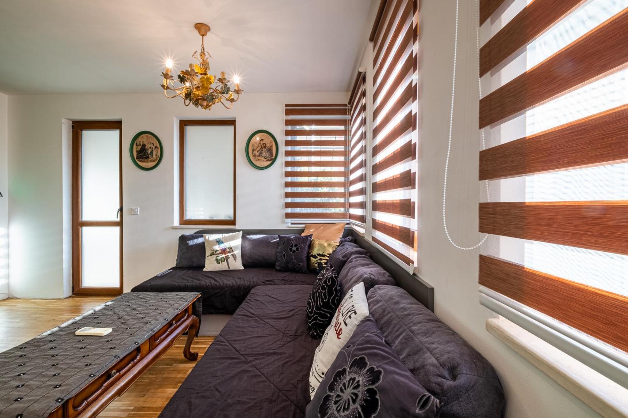 Roman Thermae 2bdrm Sunny Apartment