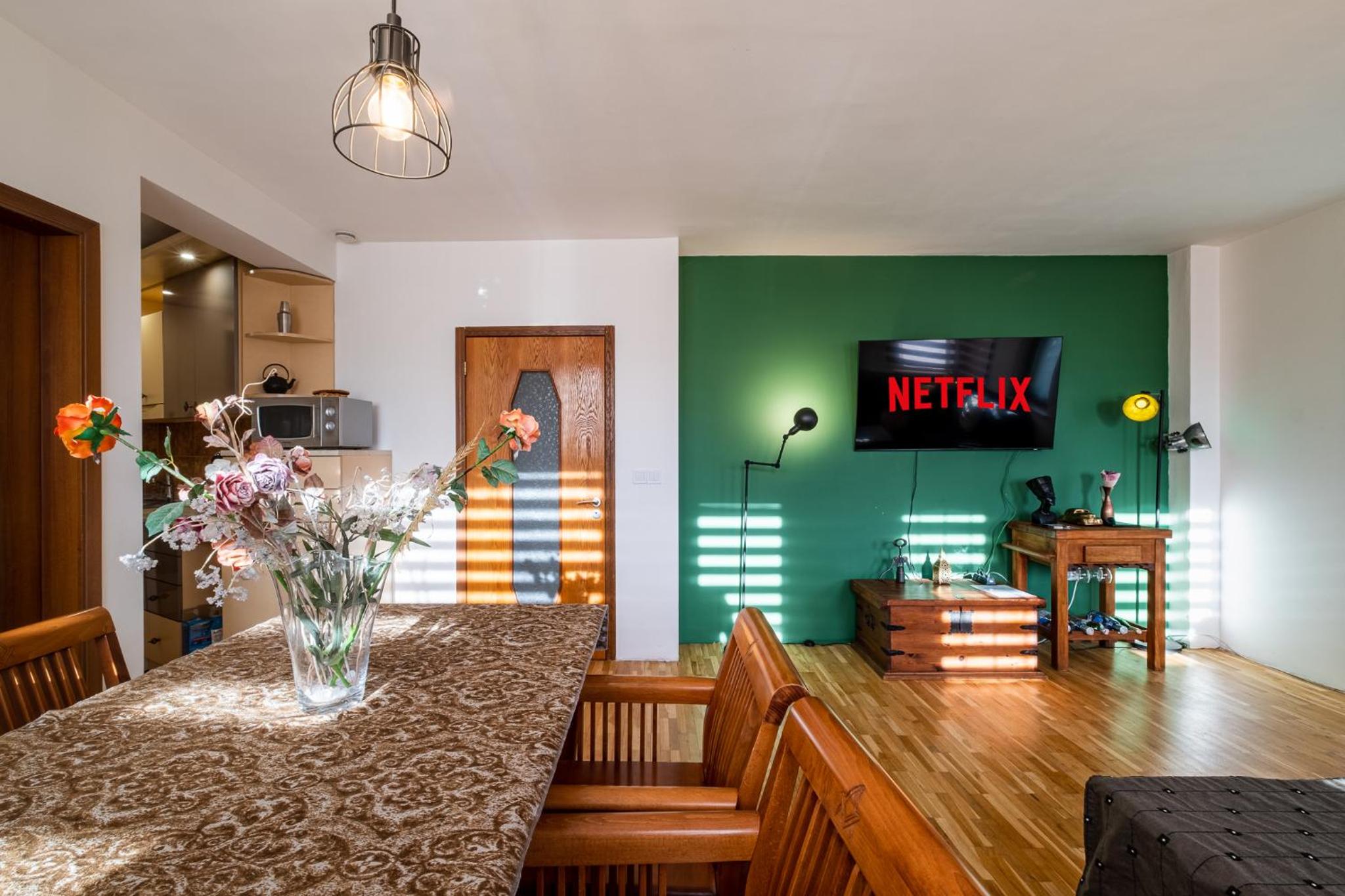 Roman Thermae 2bdrm Sunny Apartment
