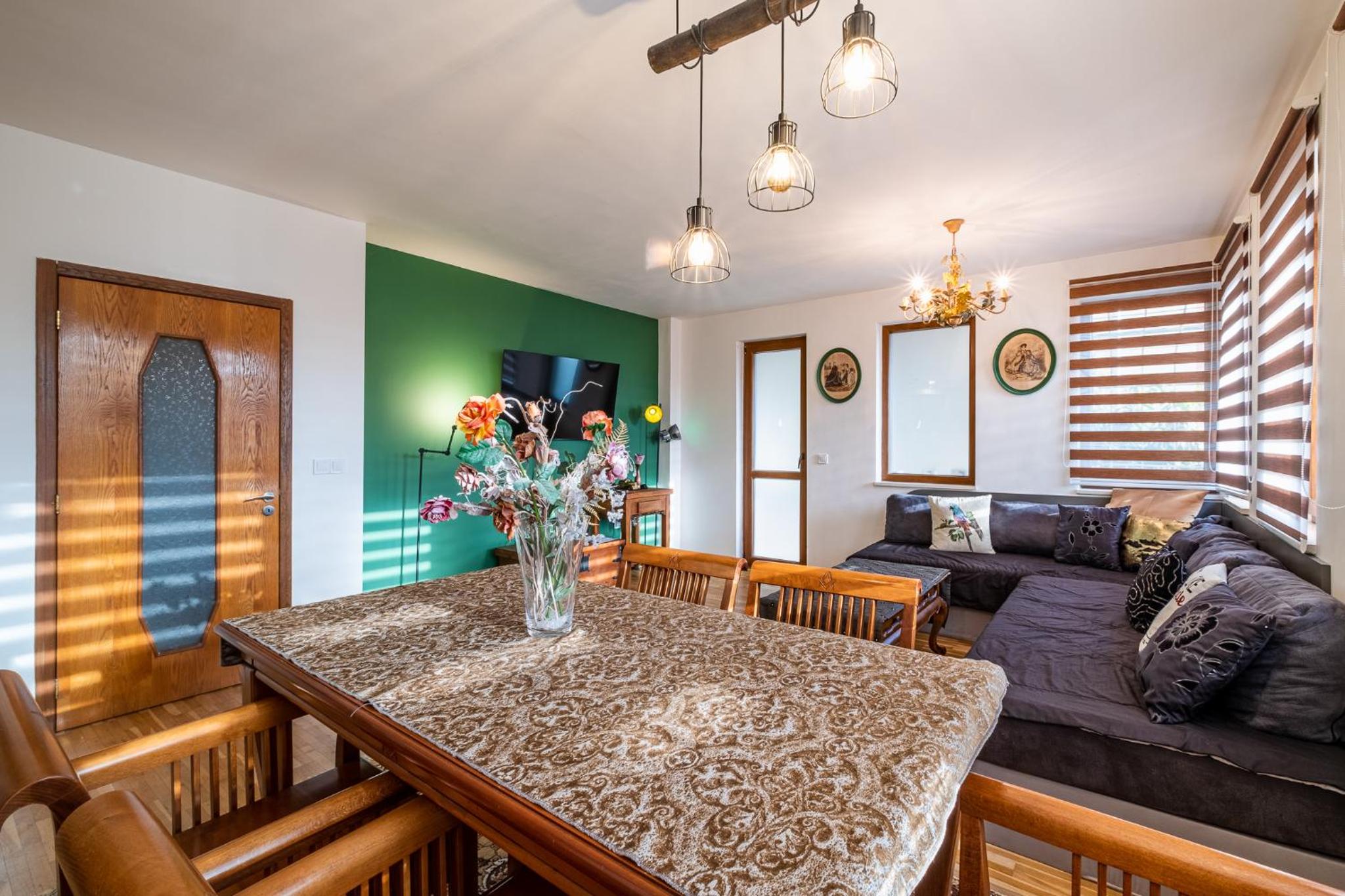 Roman Thermae 2bdrm Sunny Apartment
