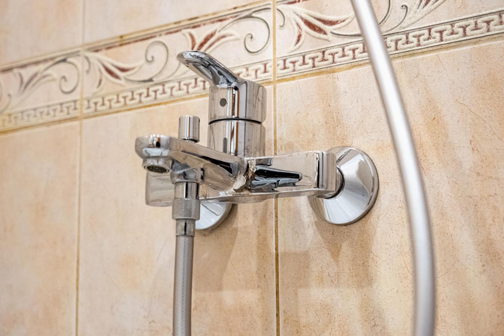 Roman Thermae 2bdrm Sunny Apartment