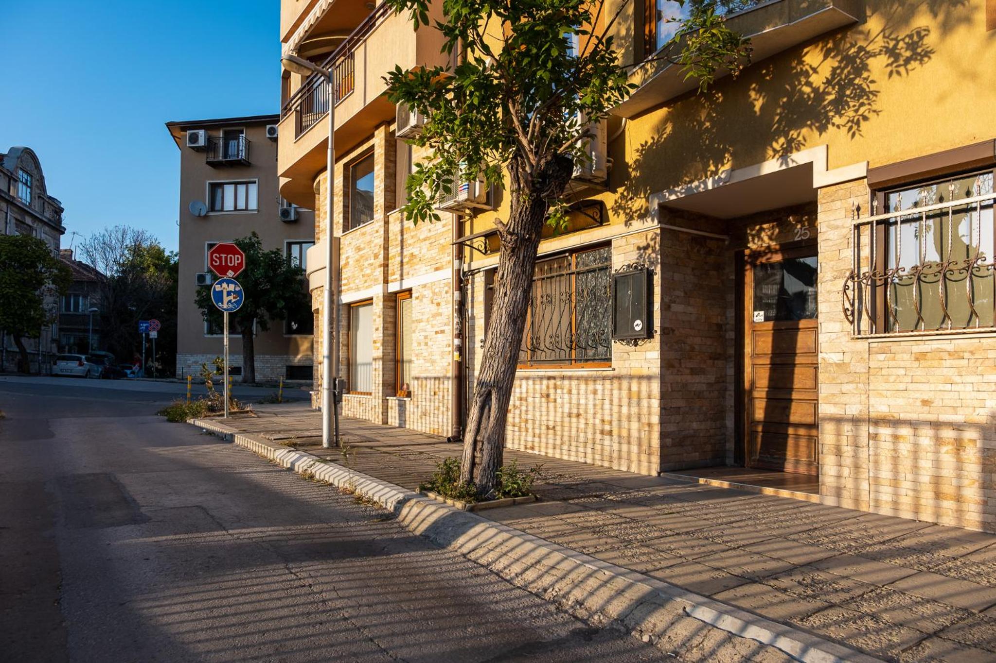 Roman Thermae 2bdrm Sunny Apartment