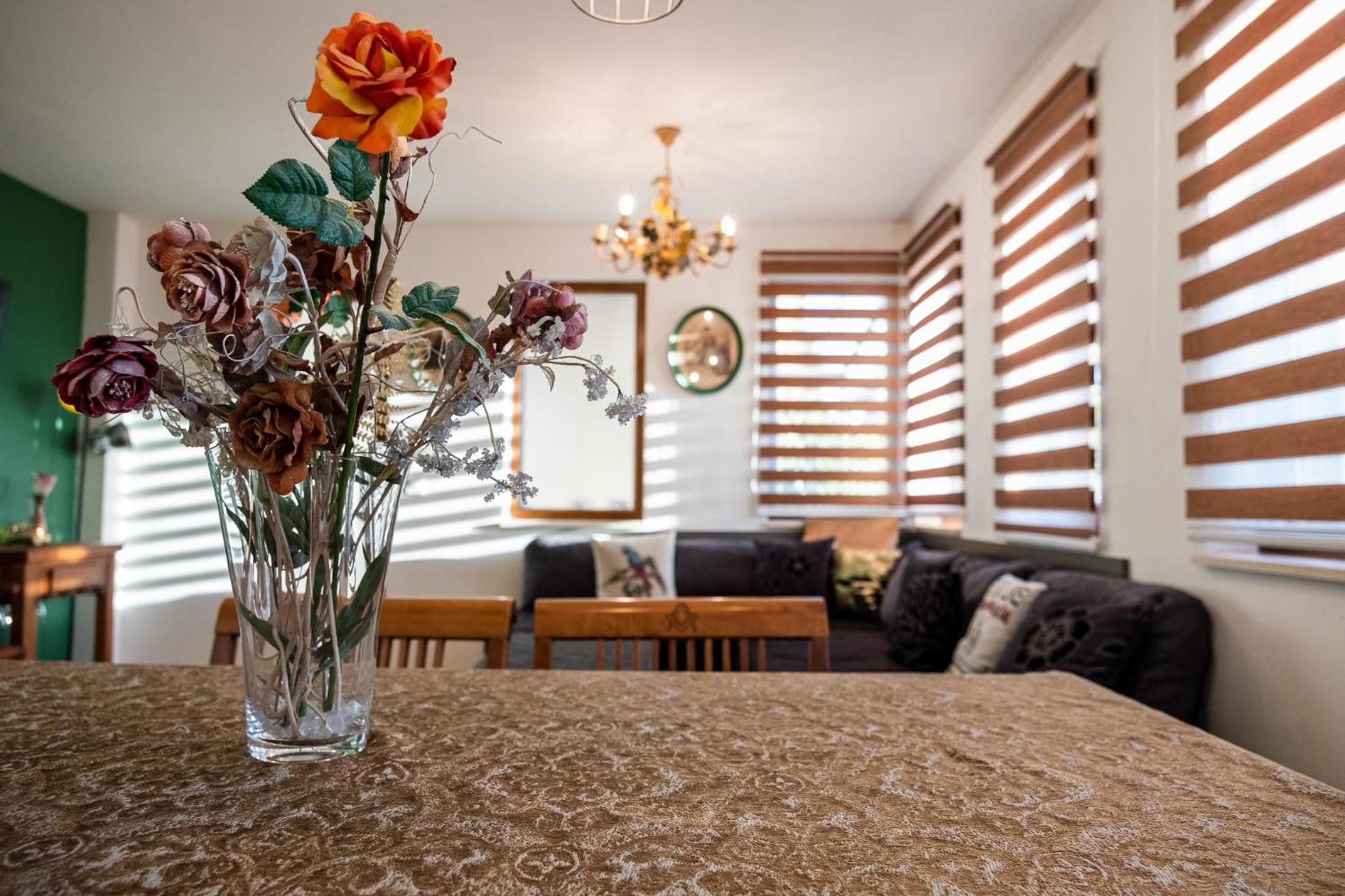 Roman Thermae 2bdrm Sunny Apartment
