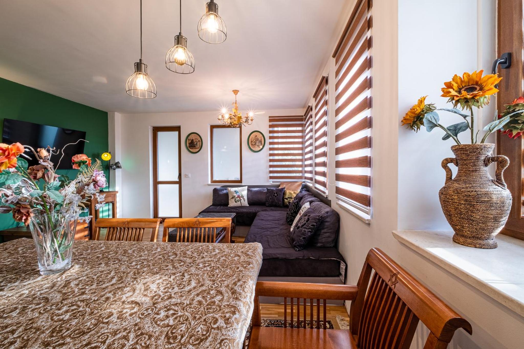 Roman Thermae 2bdrm Sunny Apartment