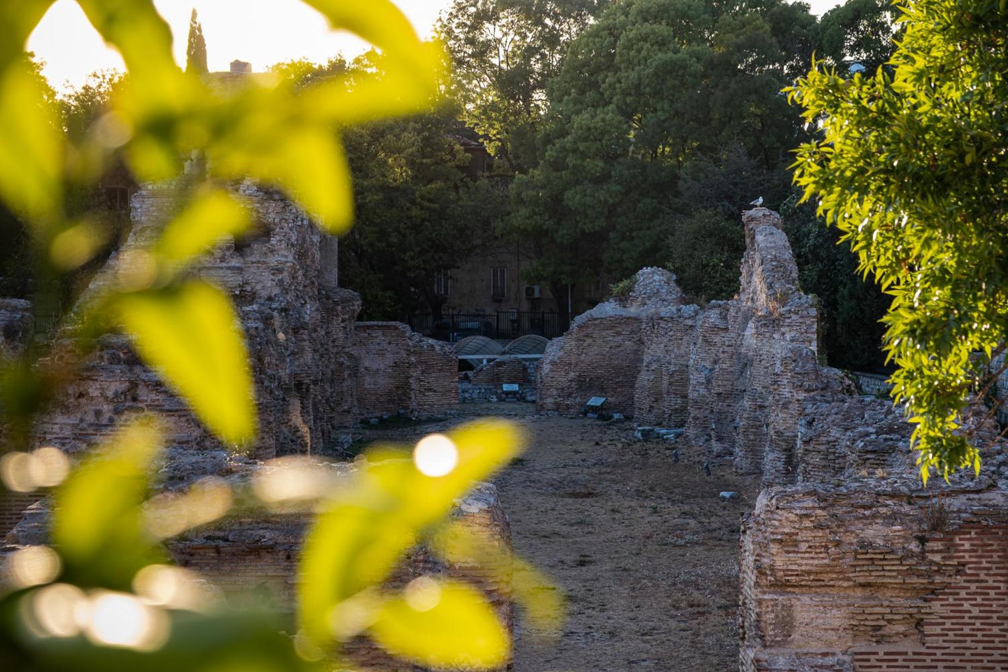 Roman Thermae 2bdrm Sunny Apartment